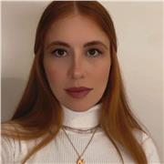 Mi nombre es Natany y soy brasileña. Vivo en Madrid hace 2 años. Graduada en Medicina Veterinaria en 2019.